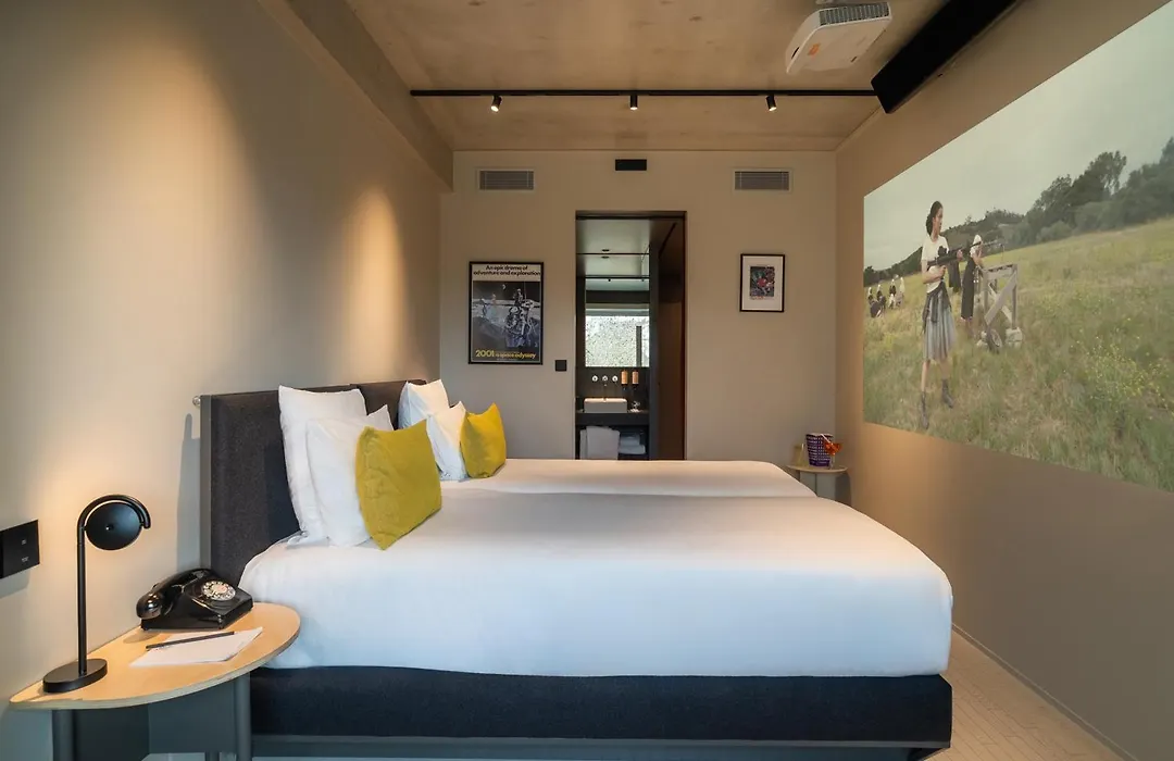 Mk2 Hotel Paradiso Nation-1
